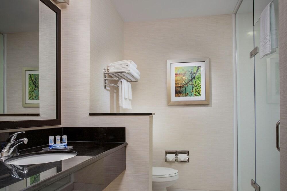 Fairfield & By Marriott Washington Rd./i-20 Hotel 2*